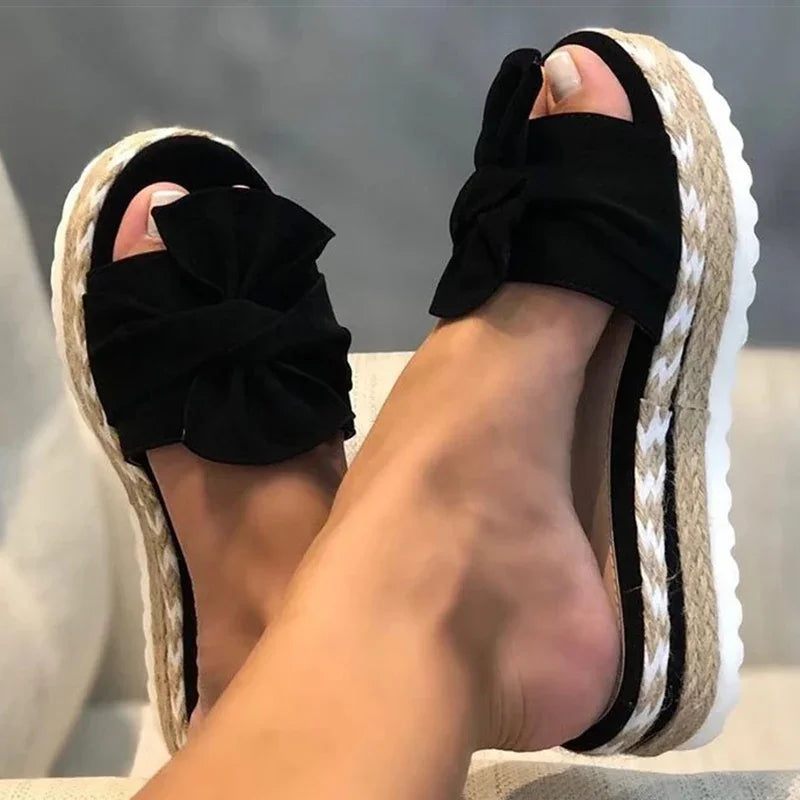 Camila™ -Kilesandaler med blomsterbue